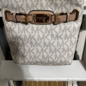 Michael Kors Beige and White Logo Crossbody with Gold Accents w/matching wallet